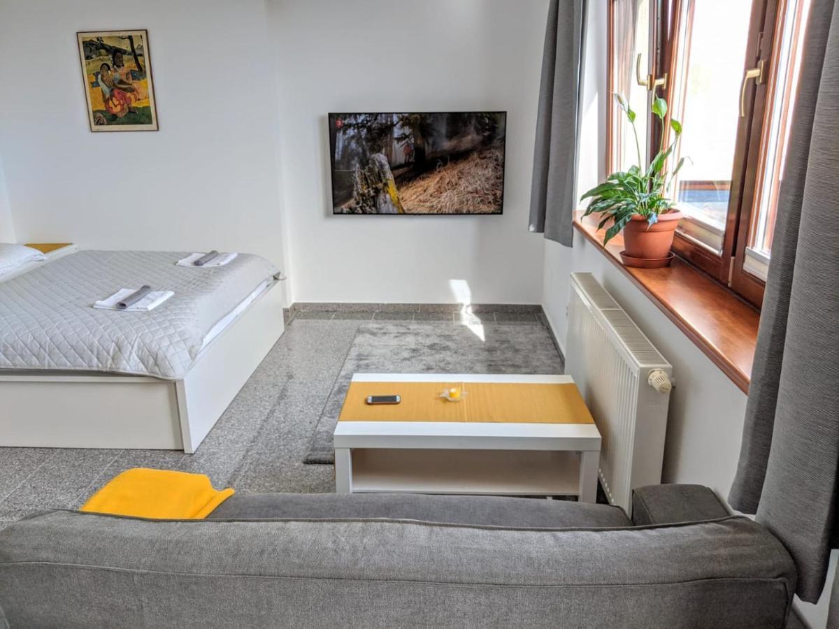 Clearvuehome - Quiet 51 M2 Studio Bratislava Slavin Екстериор снимка