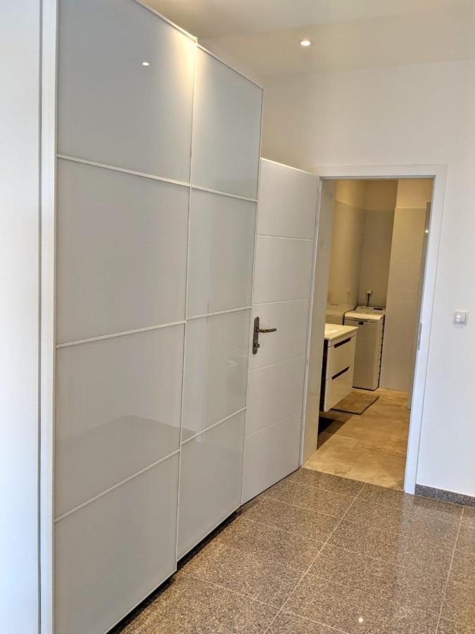 Clearvuehome - Quiet 51 M2 Studio Bratislava Slavin Екстериор снимка